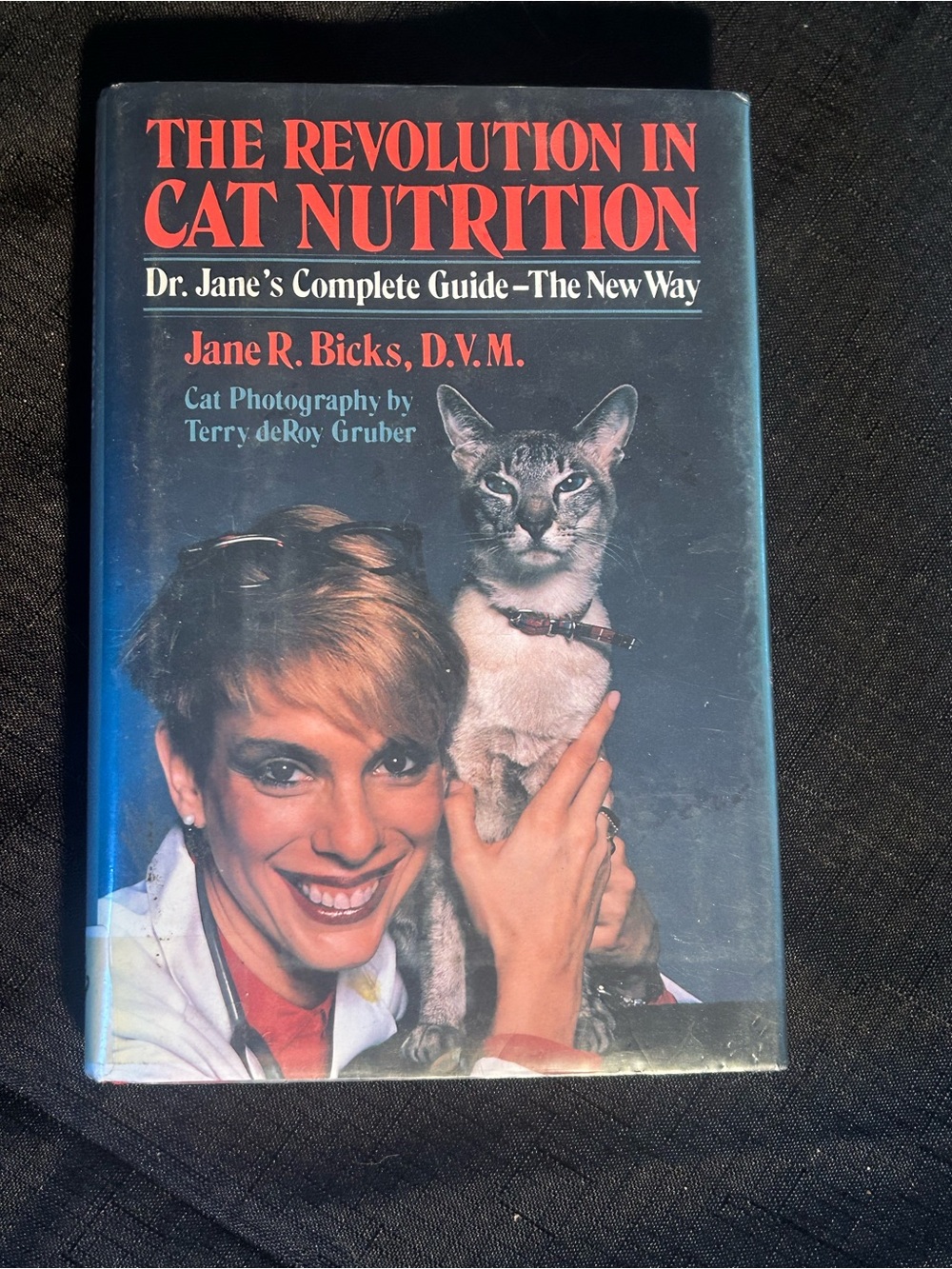 🐾2/$8-The Revolution in Cat Nutrition - Hardcover